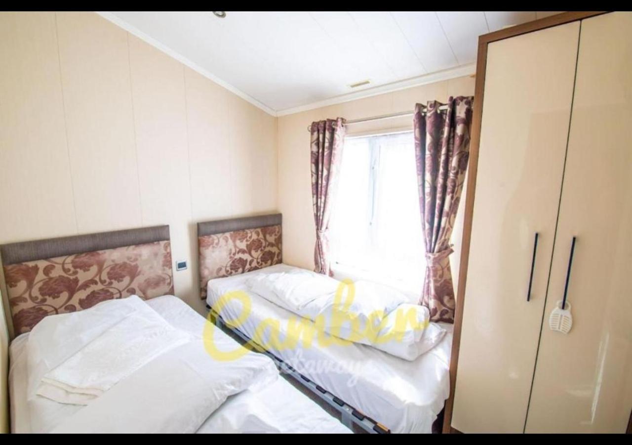 Mp768 - Camber Sands Holiday Park - Huge Lodge - Small Dog Friendly - Sleeps 8 ภายนอก รูปภาพ