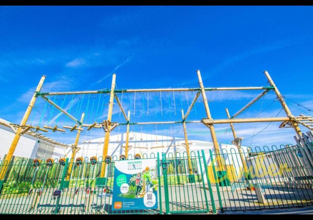 Mp768 - Camber Sands Holiday Park - Huge Lodge - Small Dog Friendly - Sleeps 8 ภายนอก รูปภาพ