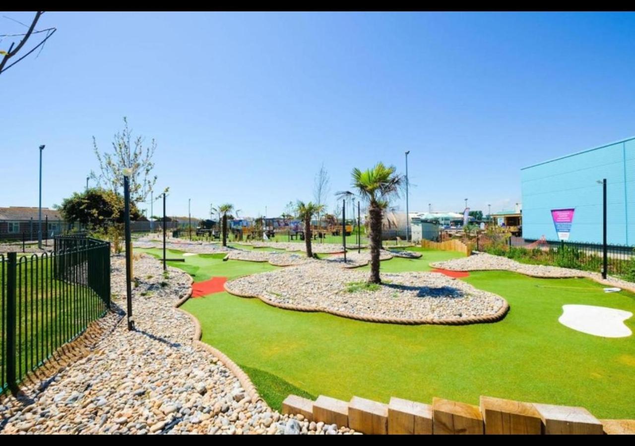 Mp768 - Camber Sands Holiday Park - Huge Lodge - Small Dog Friendly - Sleeps 8 ภายนอก รูปภาพ